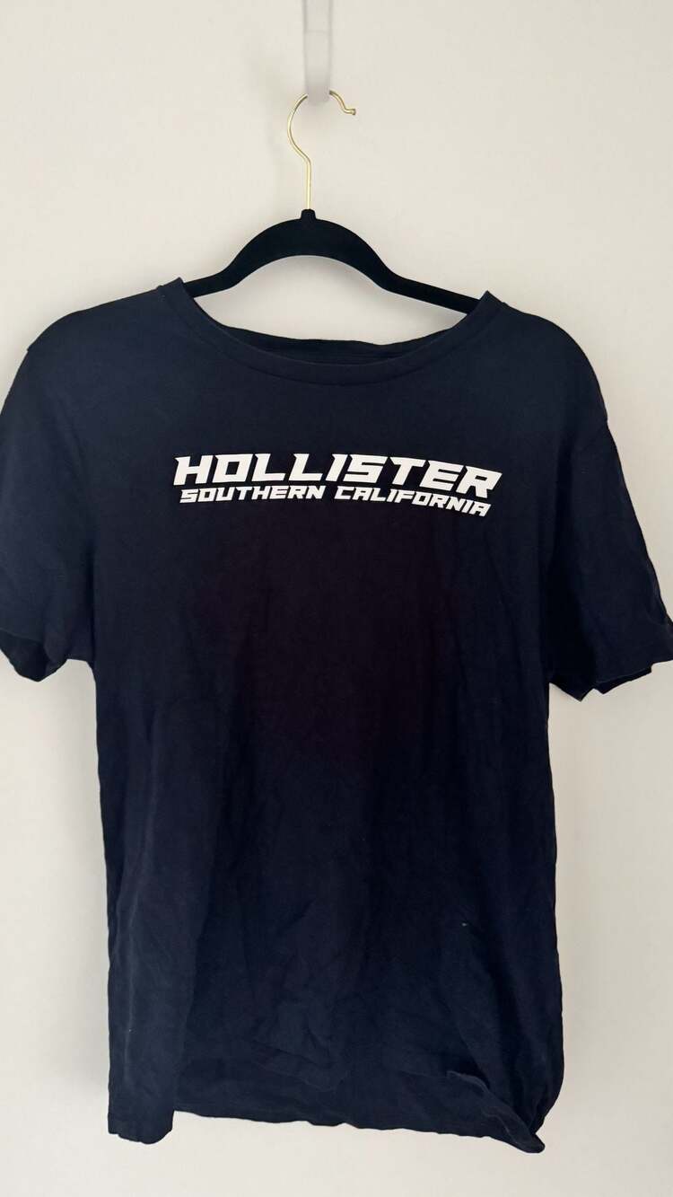 Hollister Logo T-Shirt Size M Black Cotton Graphic Tee